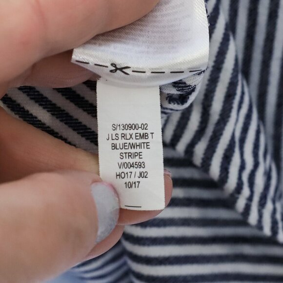 Old Navy Size XL The tunic shirt blue/white striped w/embroidered bodice - Picture 11 of 11